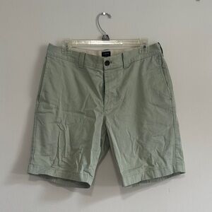 J. Crew Green Flat Front Shorts Tailored Fit Size 31 Men’s